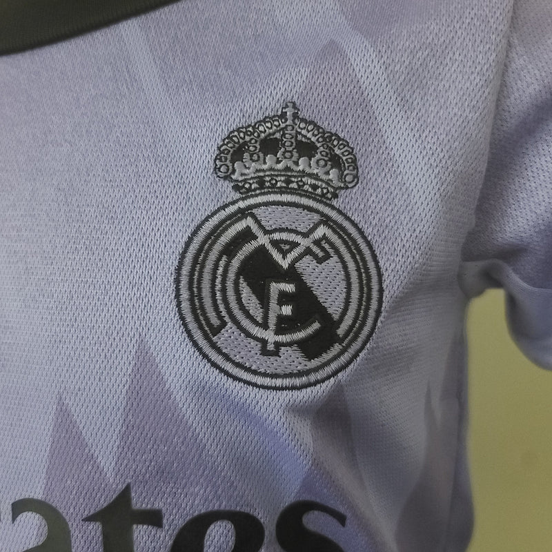 Conjunto Infantil Real Madrid 2022/23 - Away